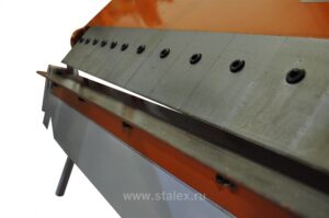 Фото 18 - Станок листогибочный ручной сегментный STALEX W1.5x1260A.