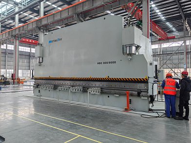Фото 78 - MetalTec HBC 1200/6000 листогибочные гидравлические прессы с ЧПУ большого тоннажа.