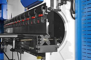 Фото 37 - MetalTec HBM 125/2500C Листогибочные гидравлические прессы с ЧПУ контроллером TP10S.